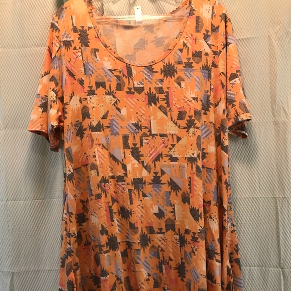 tops - Picture 1 of 12